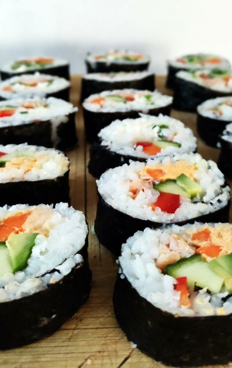 Domowe sushi - jak zrobić sushi krok po kroku